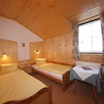 Han/Misafirhane Gasthof Pesbichl 3*