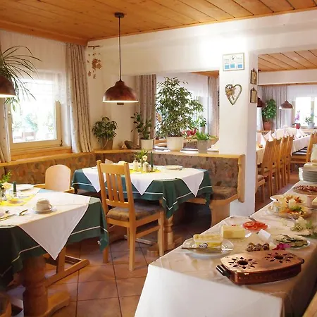 Gasthof Pesbichl Inn
